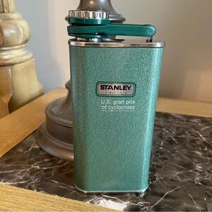 🎄Stanley Green Flask Great Stocking Stuffer